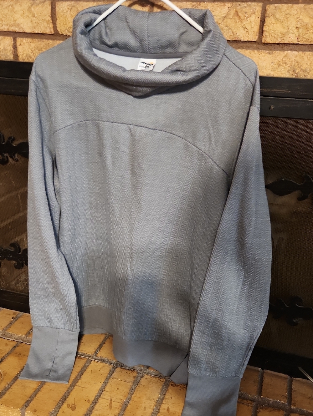 Avia Gray Chevron Quilted Sweatshirt